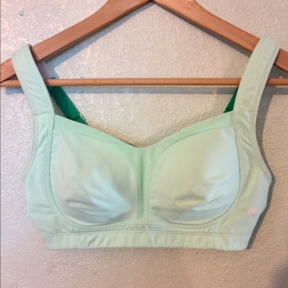 Ta Ta Tamer Bra - Picture 1 of 3